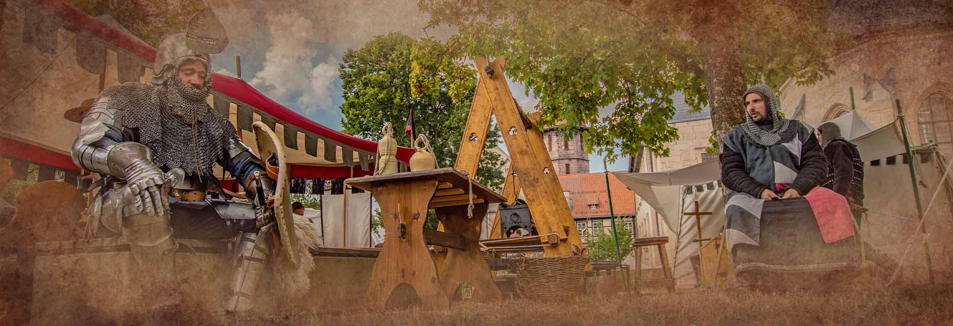 Ritter im Heerlager ruhen sich aus