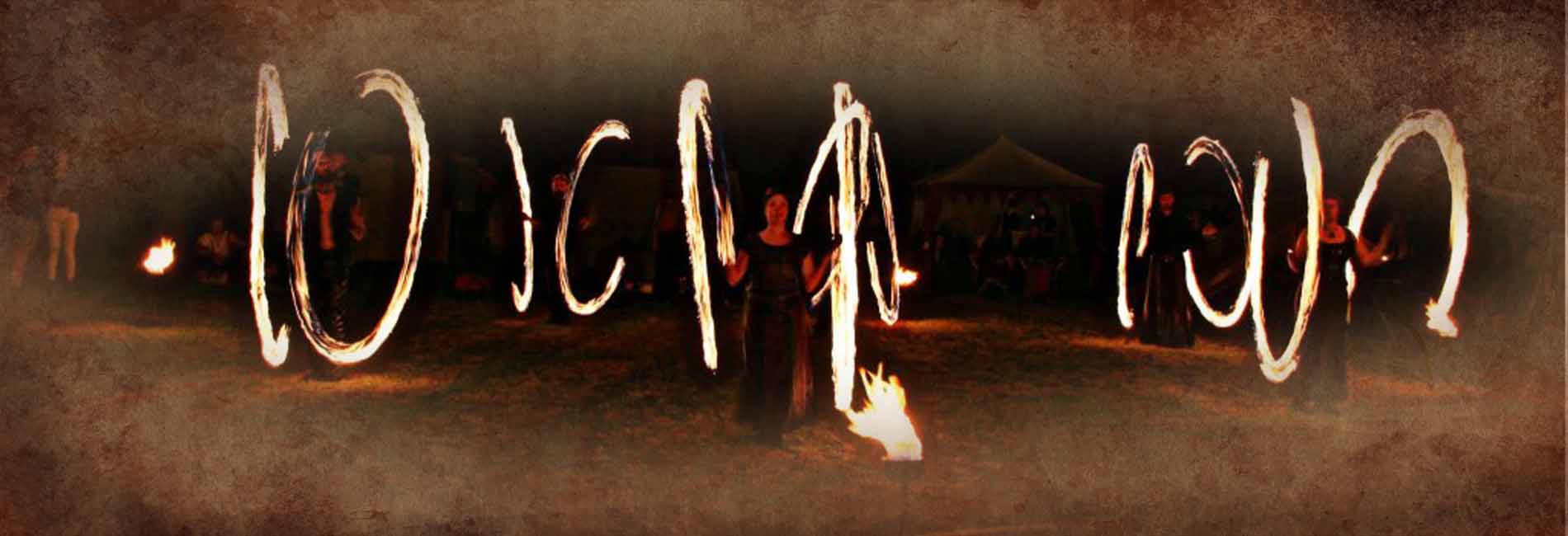 Feuershow mit mehreren Beteiligten